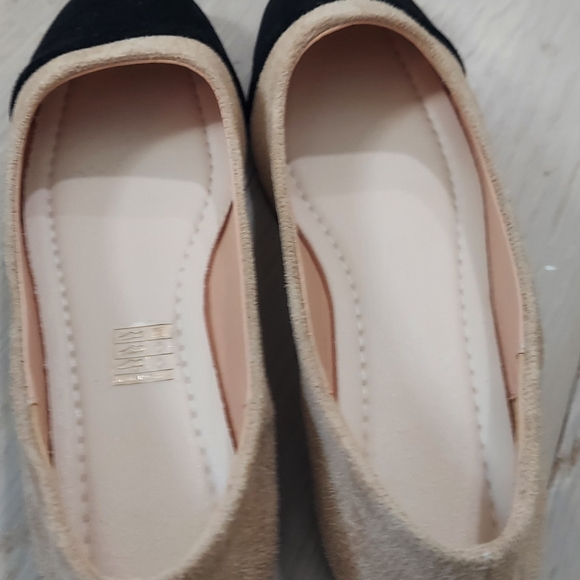 Cap toe flats - Picture 2 of 3